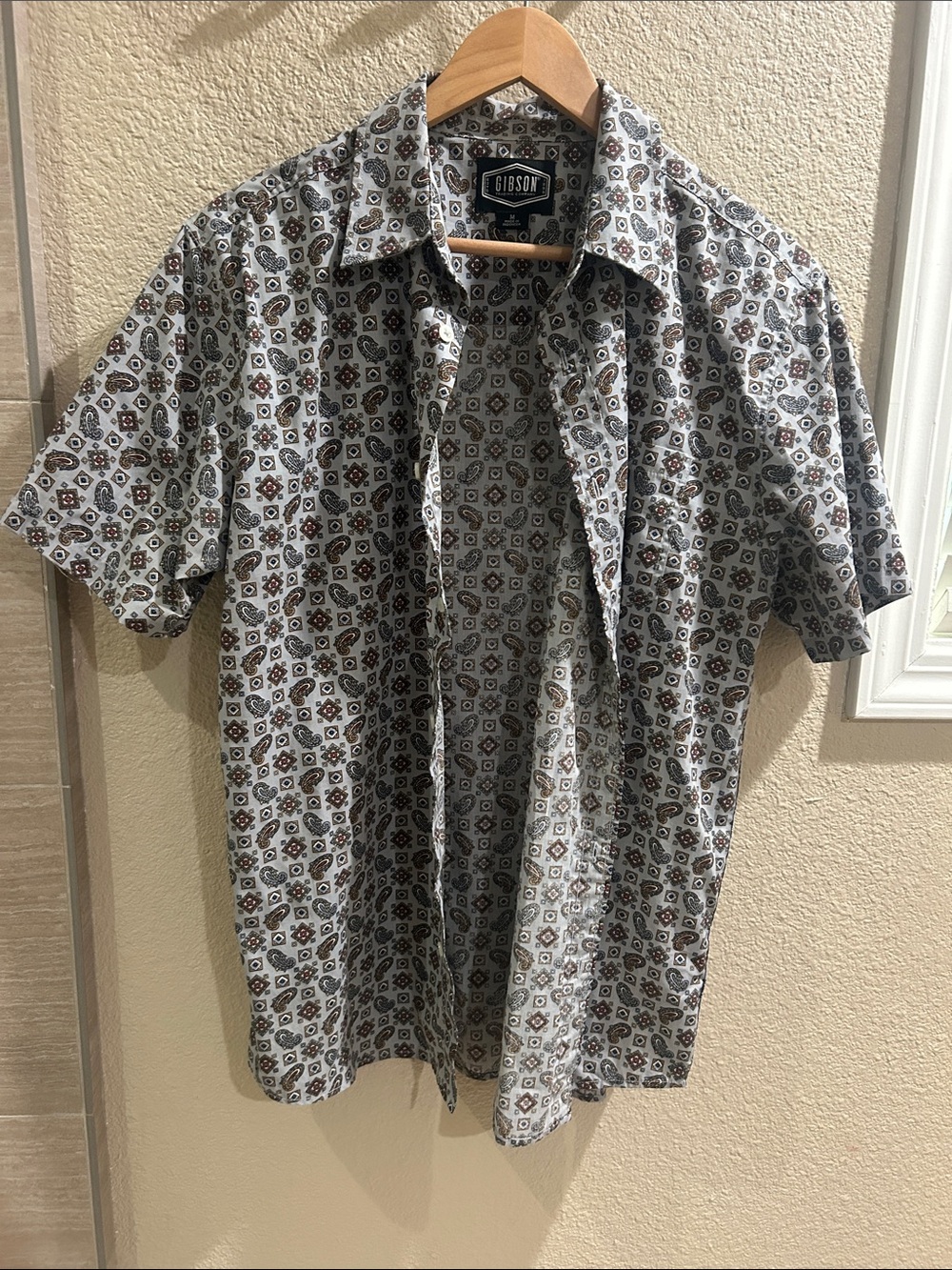Gibson Short Sleeve Button-Up Shirt in White with Brown & Gray Print